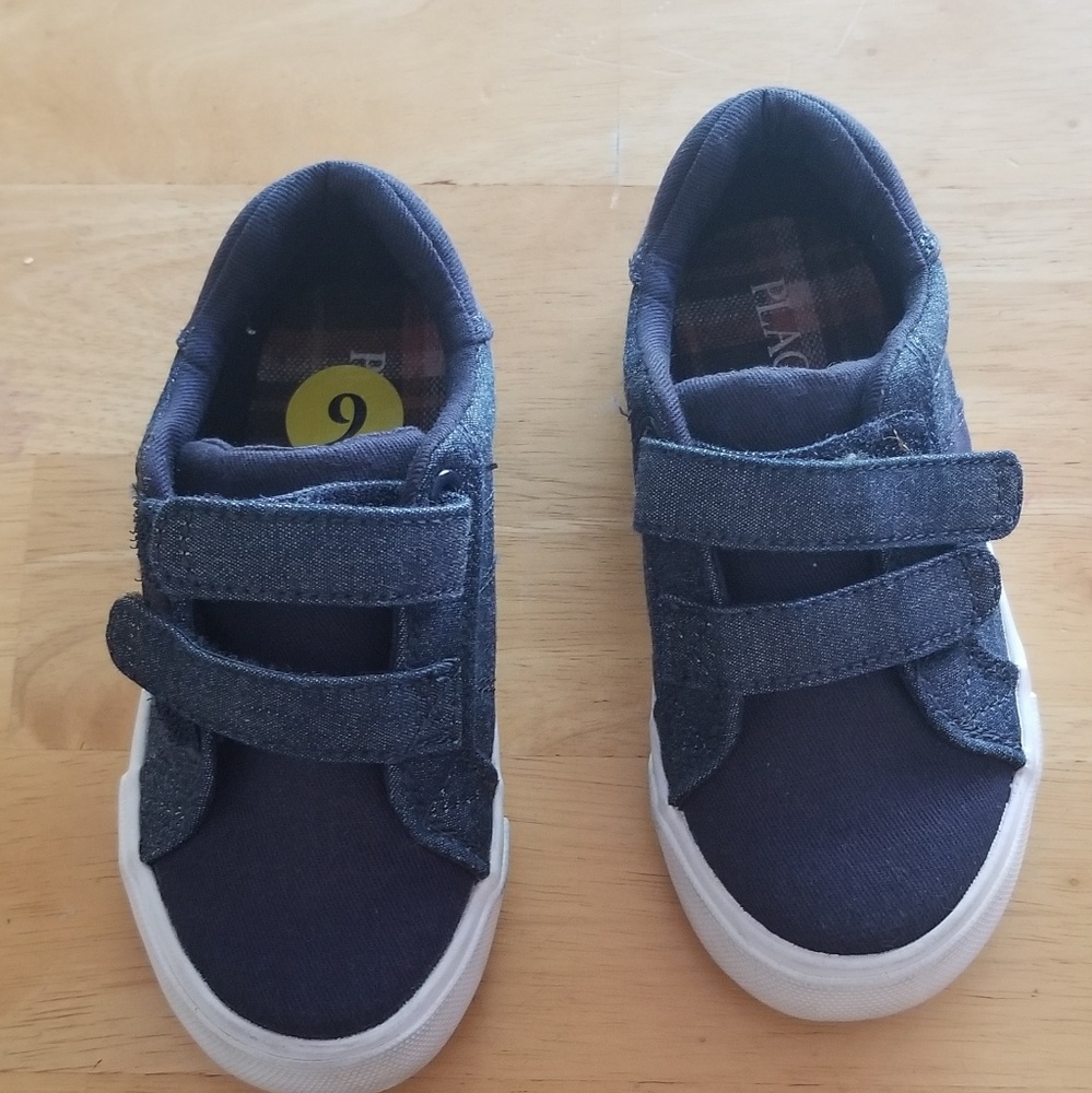 Carter's boys shoes